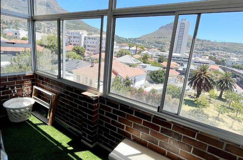 To Let 2 Bedroom Property for Rent in Vredehoek Western Cape